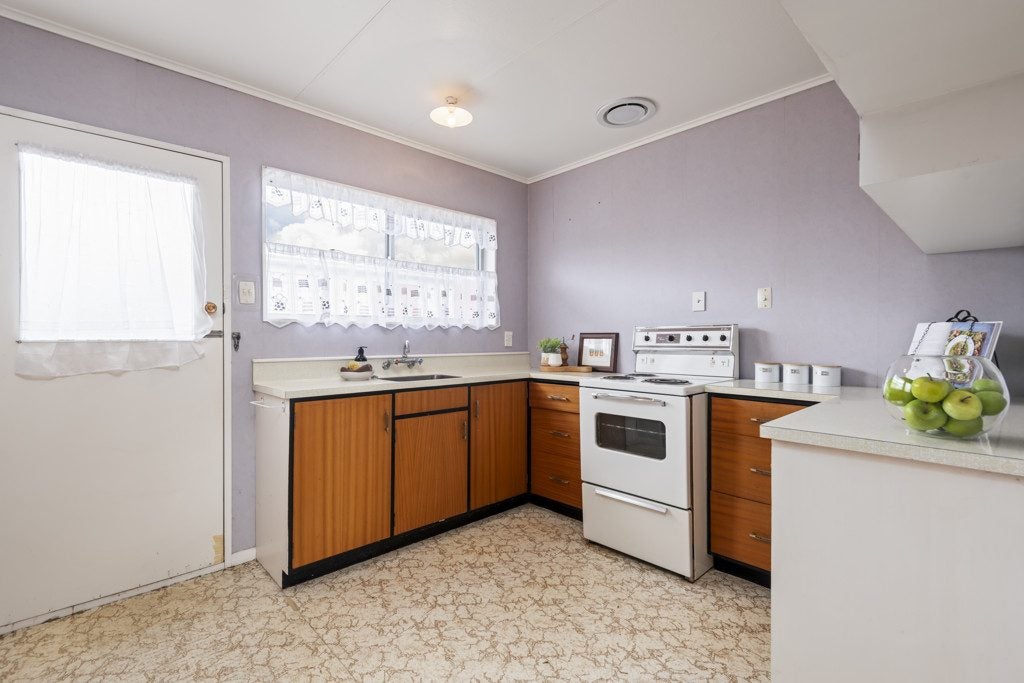 4/150 Albert Street, Terrace End, Palmerston North - Carousel 2