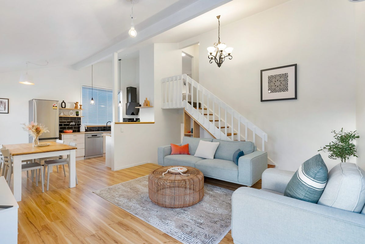 2/14 ASHCRAIG CT, Torbay, Auckland - Carousel 1
