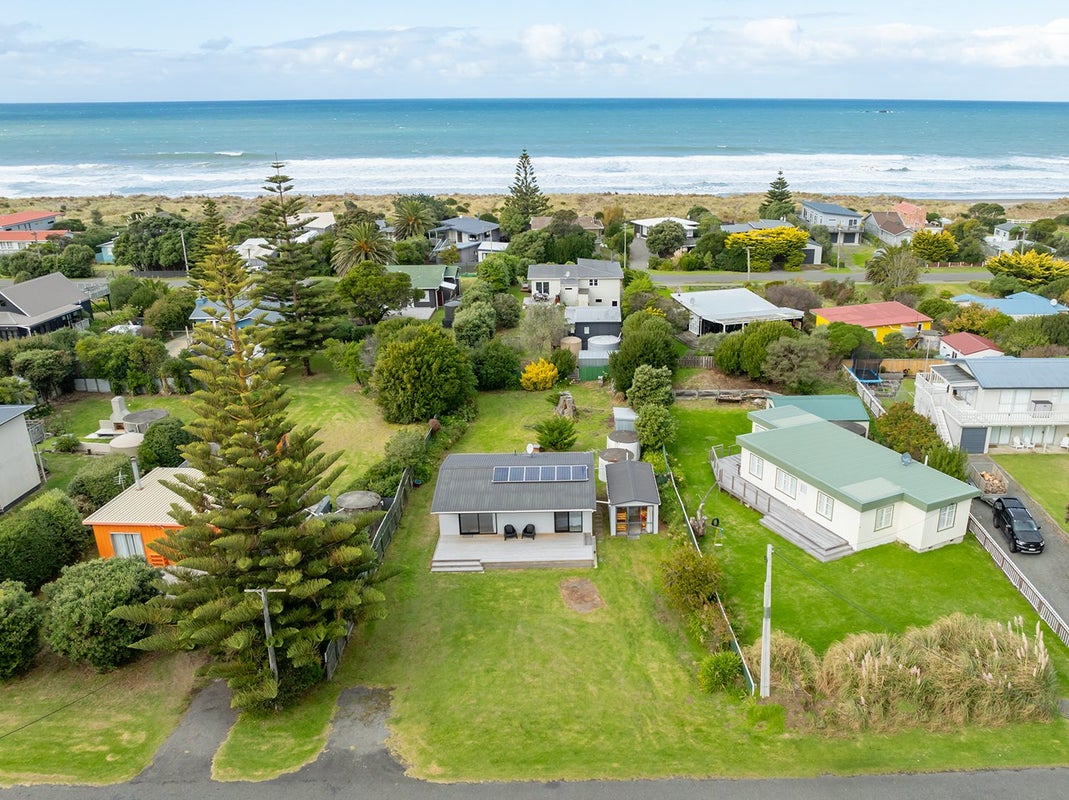 33 Pinedale Crescent, Riversdale Beach - Carousel 14