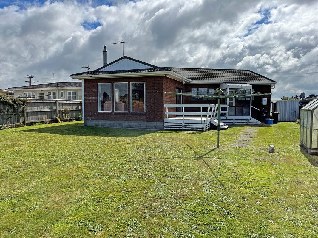 127 Pembroke Road, Pembroke - Carousel 2