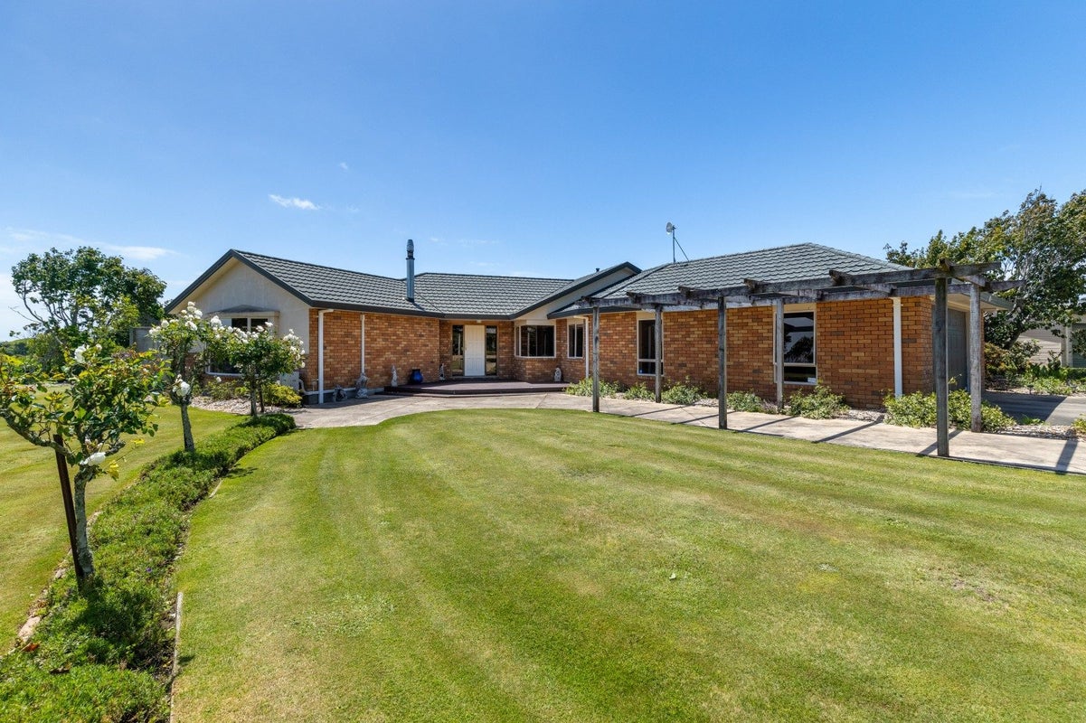 1329 Devon Road, Brixton, Waitara - Carousel 1