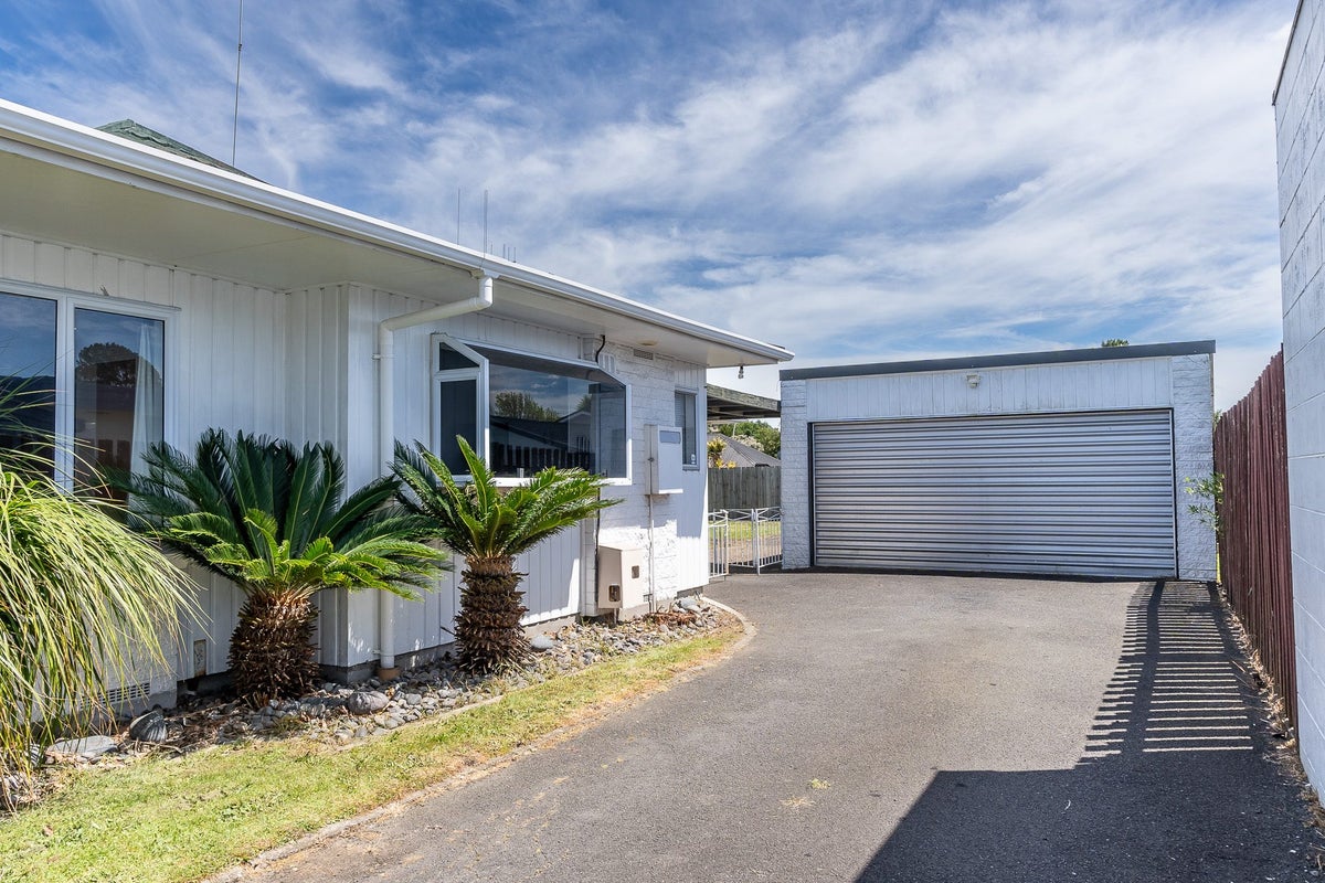 16 Morrow Avenue, St Andrews, Hamilton - Carousel 2