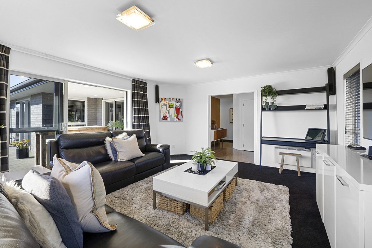 58D Karamea Street, Whalers Gate, New Plymouth - Carousel 2