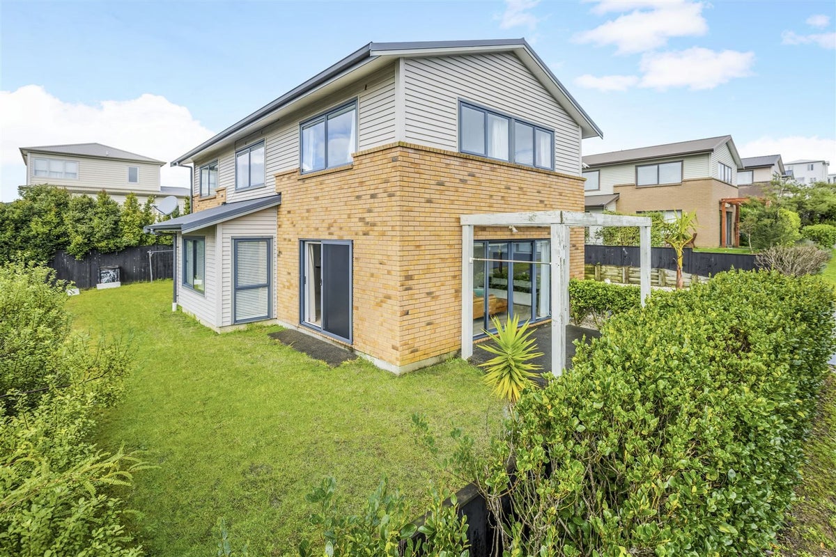 10 Joseph Street, Flat Bush, Auckland - Carousel 2