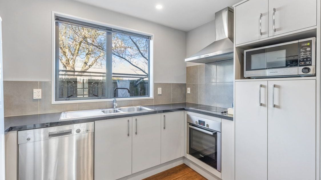 1/422 Barbadoes Street, Edgeware, Christchurch - Carousel 1