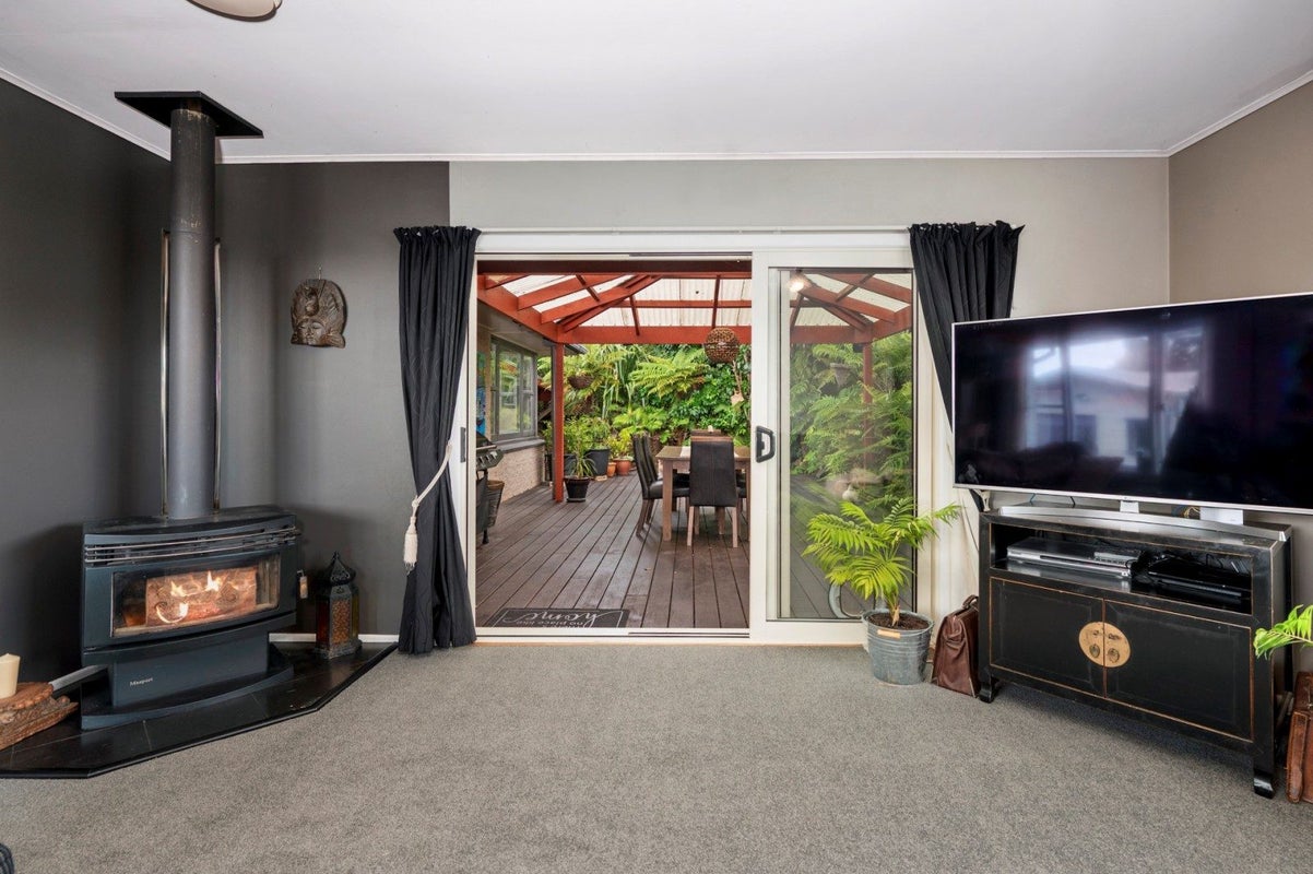 65 Mountain Road, Western Heights, Rotorua - Carousel 1