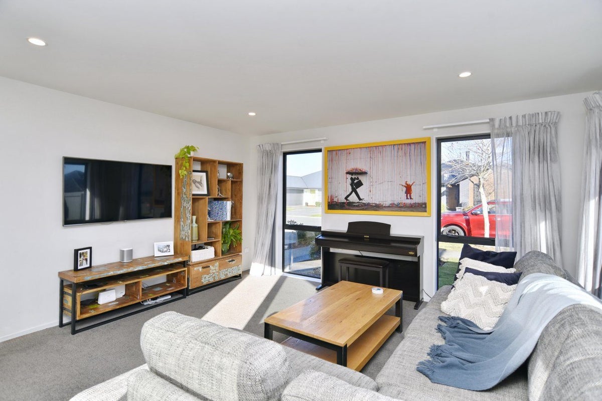 8 Guyon Street, Marshland, Christchurch - Carousel 2
