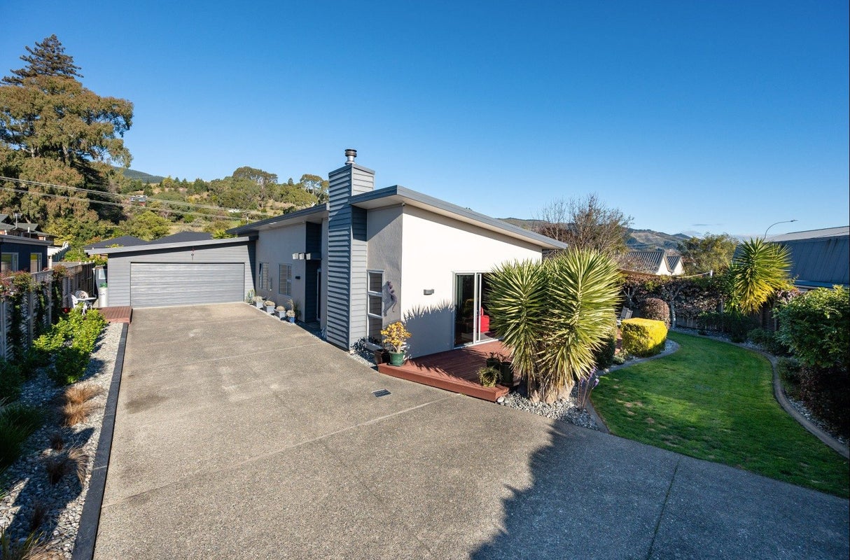 8 Gershwin Grove, Stoke, Nelson - Carousel 2