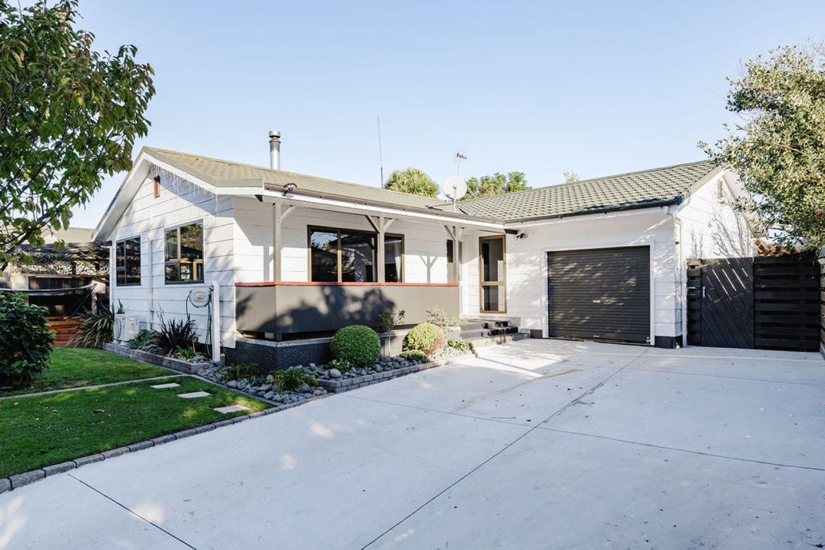 3 Ryan Crescent, Greenmeadows, Napier - Carousel 1