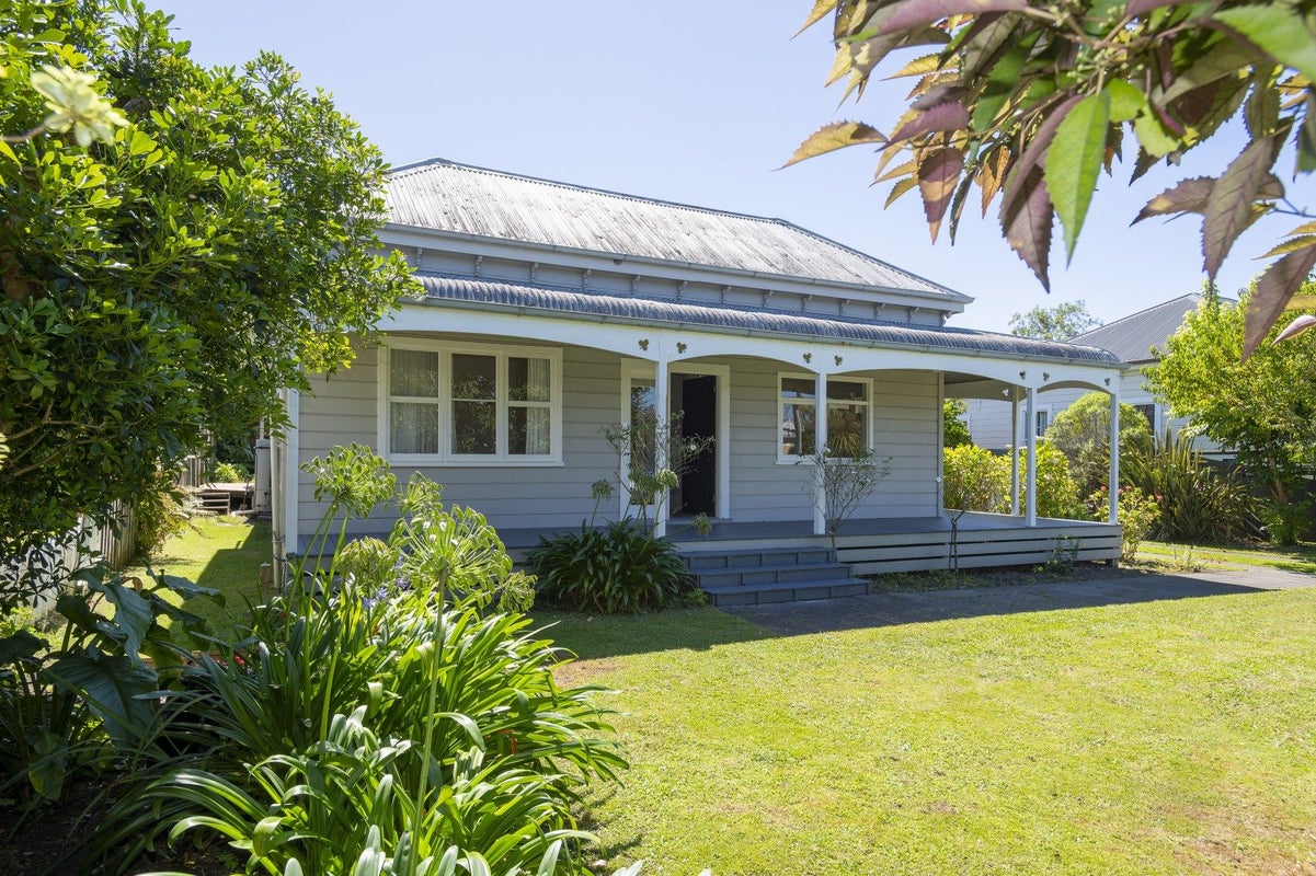 225 Clifford Street, Whataupoko, Gisborne - Carousel 1
