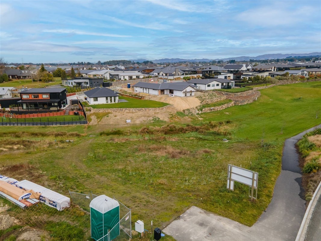 35 Meadowstone Street, Gleniti, Timaru - Carousel 1