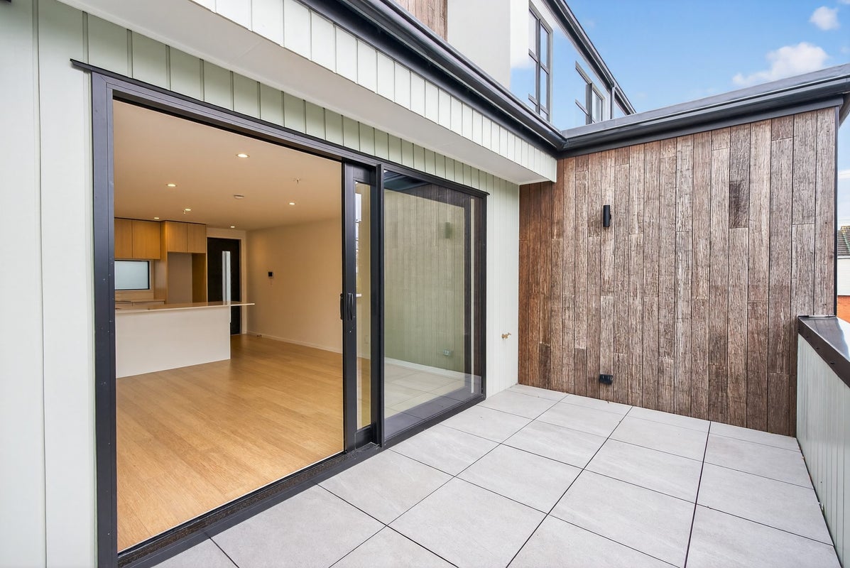 13/200 Knights Road, Hutt Central, Lower Hutt - Carousel 1
