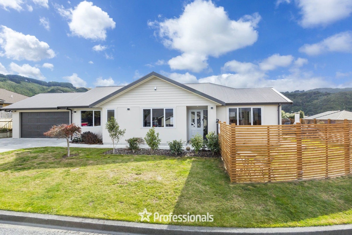 16 Mcewen CREScent, Riverstone Terraces, UPPER HUTT - Carousel 2