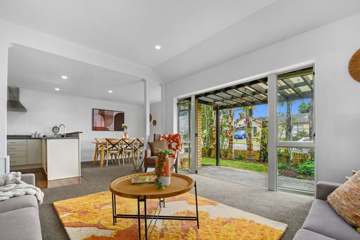 1 Regents Park Place, Westgate, Auckland - Carousel 1