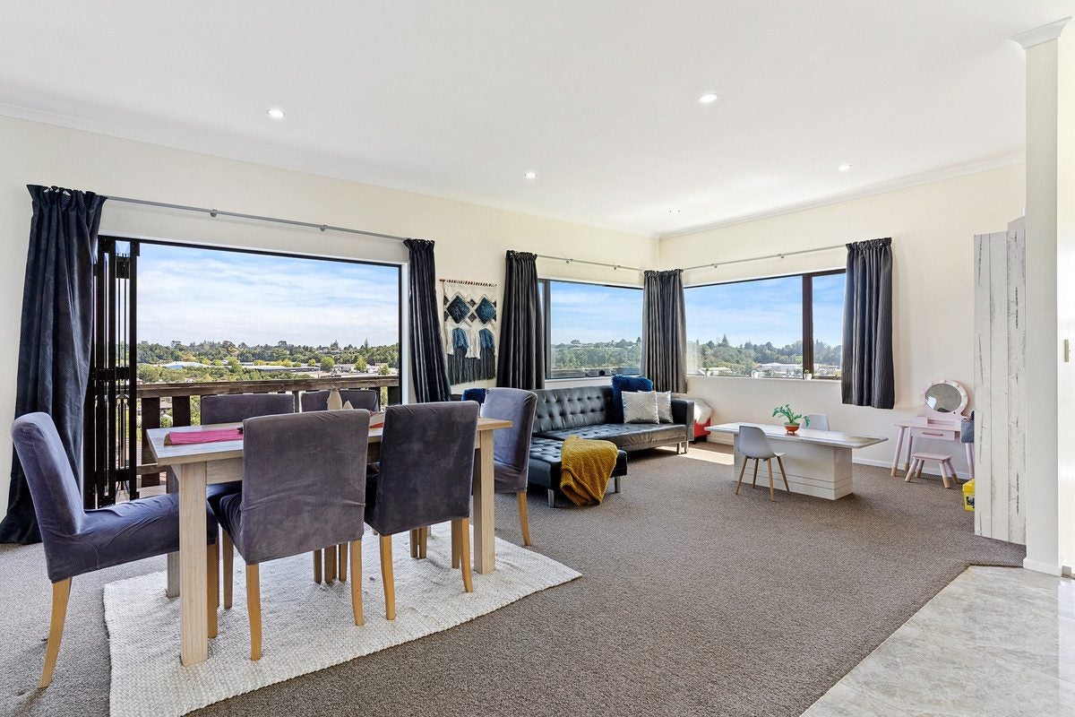 33 Amy Place, Pyes Pa, Tauranga - Carousel 2