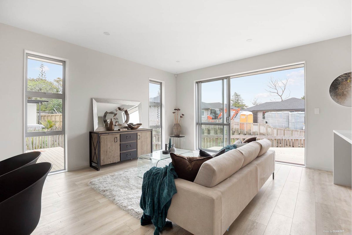 1/57F Forest Hill Road, Henderson, Auckland - Carousel 1