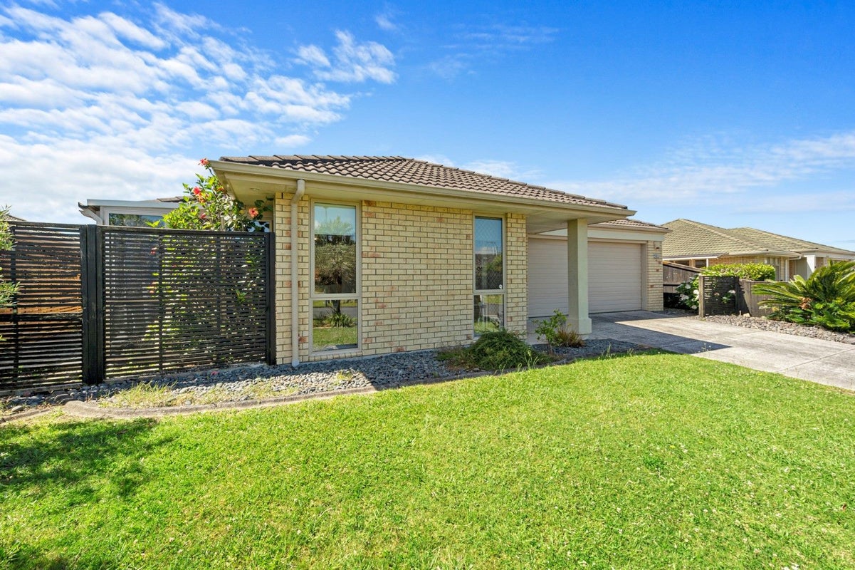 22 Gardenia Close, Melville, Hamilton - Carousel 1