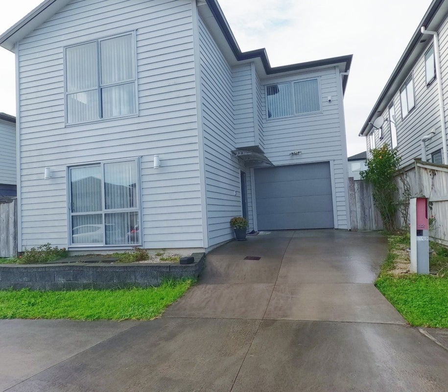 32 Calcite Avenue, Flat Bush, Auckland - Carousel 1