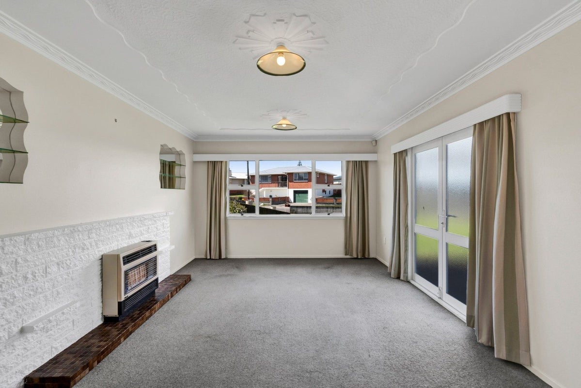 3 Rospeath Crescent, Spotswood, New Plymouth - Carousel 2