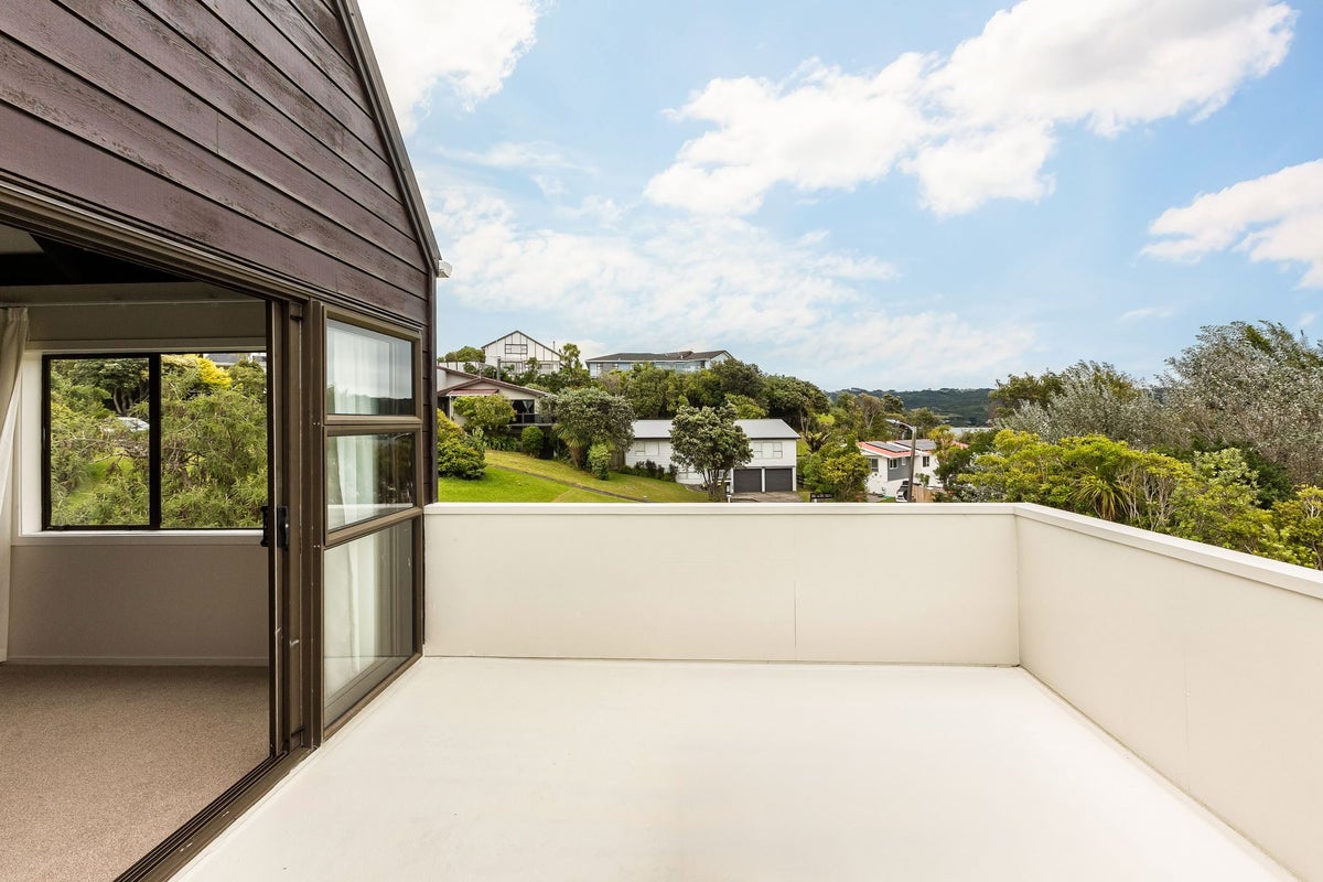 18 Langwell Place, Papakowhai, Porirua - Carousel 2