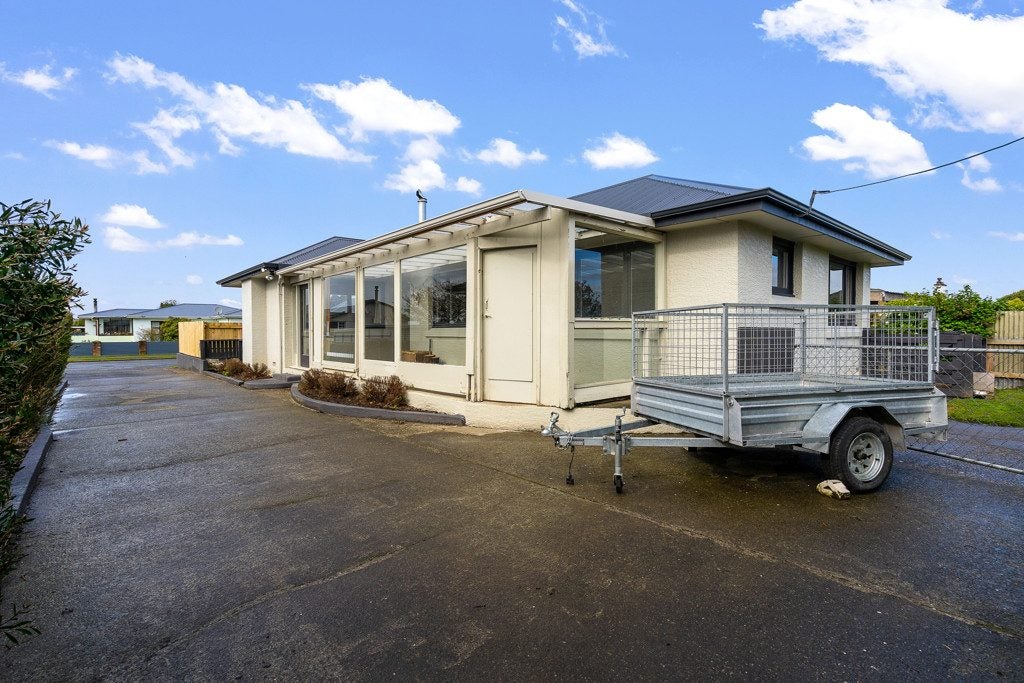 30 Tummel Street, Glengarry, Invercargill - Carousel 1