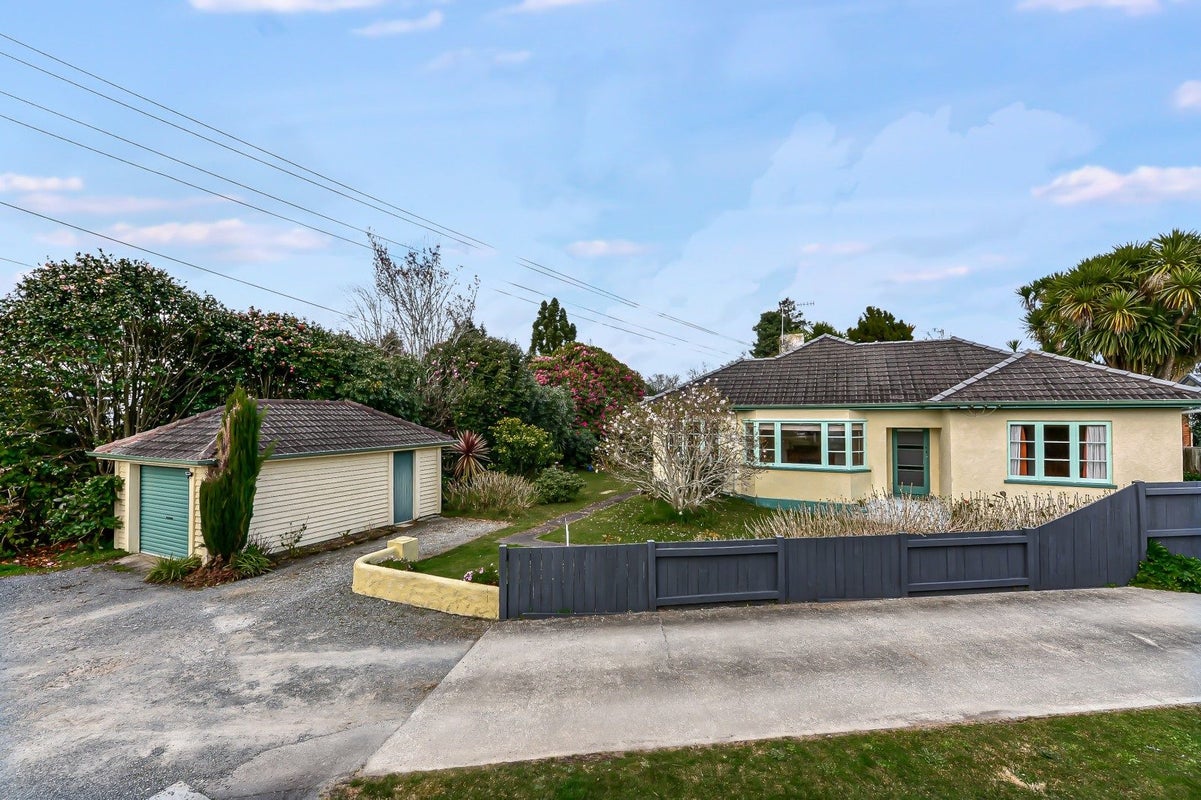 627 Grey Street, Hamilton East, Hamilton - Carousel 1