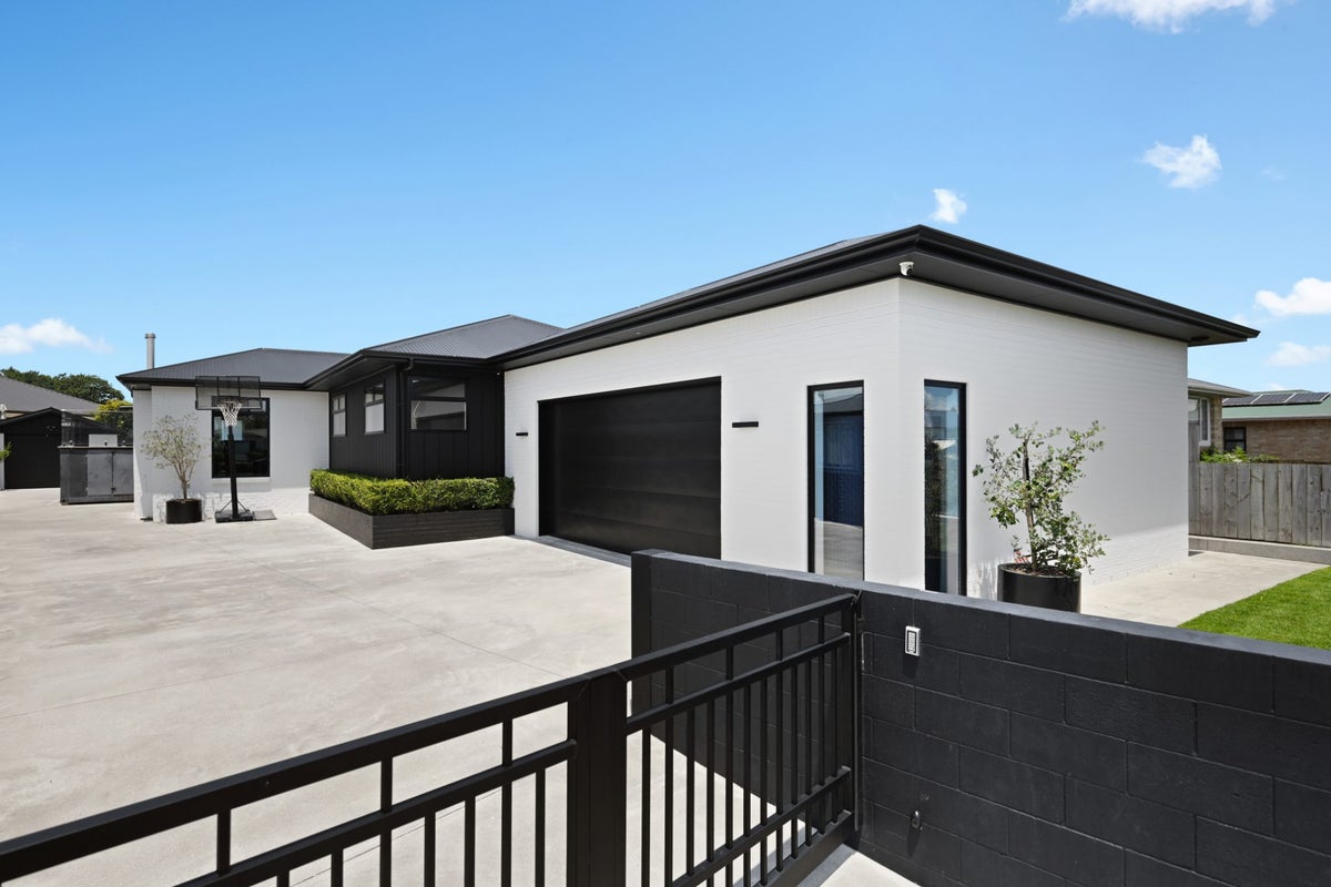 16 Alanbrooke Place, Beerescourt, Hamilton - Carousel 2
