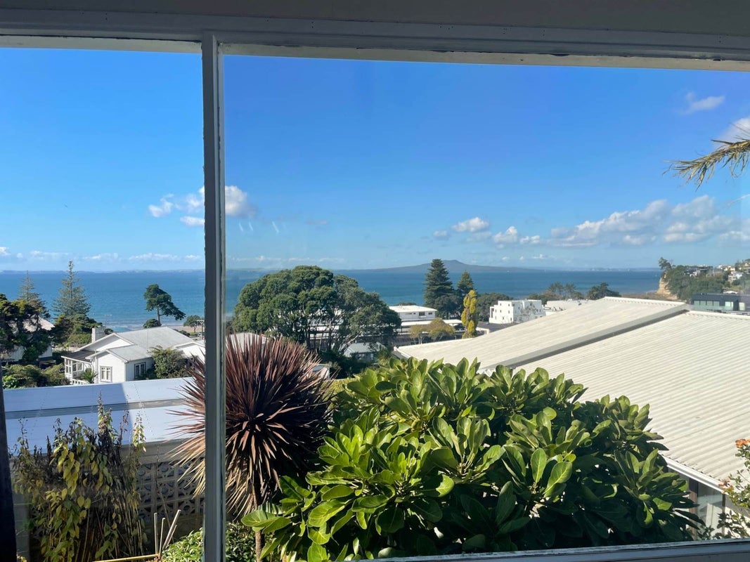 33 Bayview Road, Browns Bay, Auckland - Carousel 1