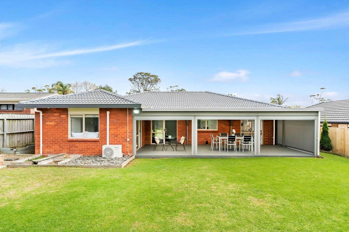 18 Sean Fitzpatrick Place, Papatoetoe, Manukau City, Auckland - Carousel 1