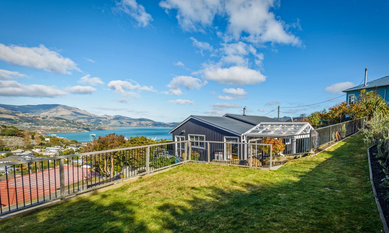 8 DAYS ROAD, Lyttelton, Christchurch - Carousel 20