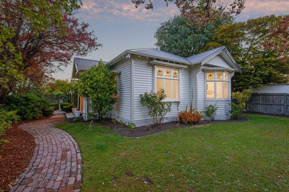 124 Edward Avenue, Edgeware, Christchurch - Carousel 2