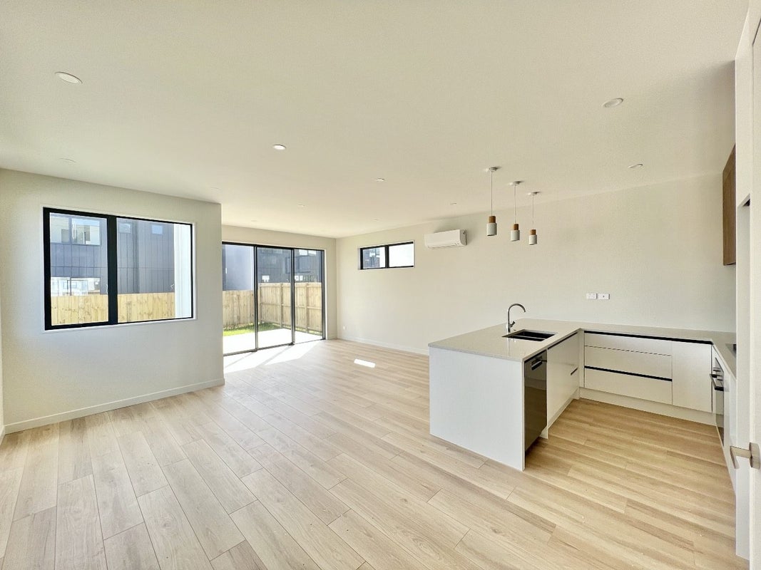 42 Tahetoka Street, Westgate, Auckland - Carousel 2