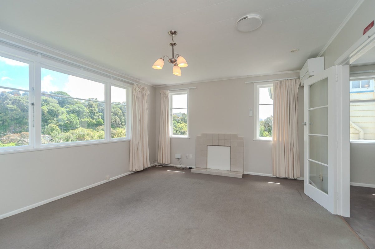 6 Curtis Street, Northland, Wellington - Carousel 2