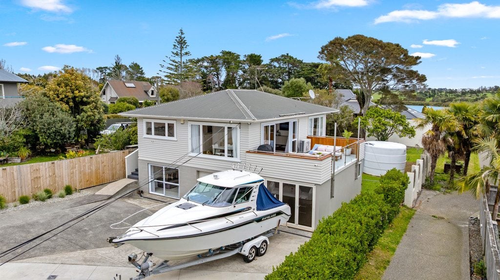 196 Oakland Road, Karaka, Papakura - Carousel 1