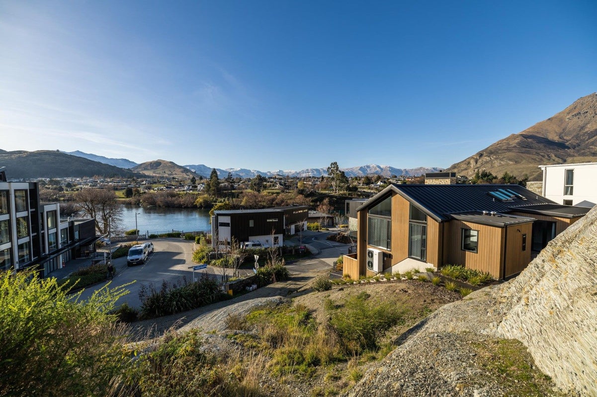 2 Old Homestead Place, Kawarau Falls, Queenstown - Carousel 1