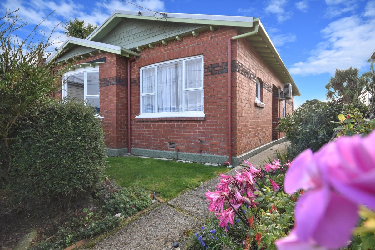 12 Josephine Street, Caversham, Dunedin - Carousel 1