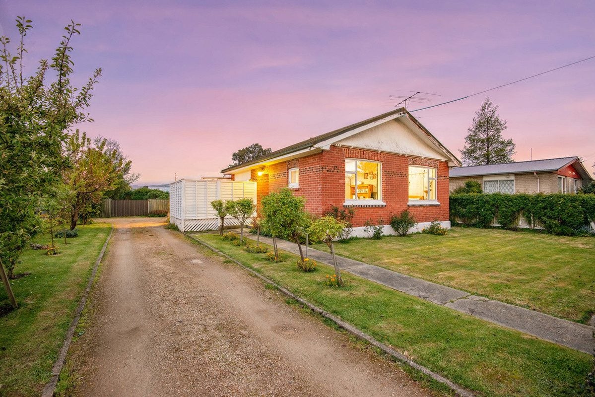 5 Dryden Street, Normanby, Dunedin - Carousel 1