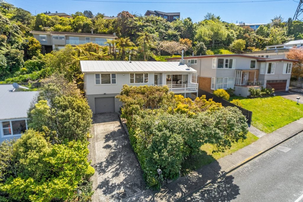 125 Tirohanga Road, Tirohanga, Lower Hutt - Carousel 1