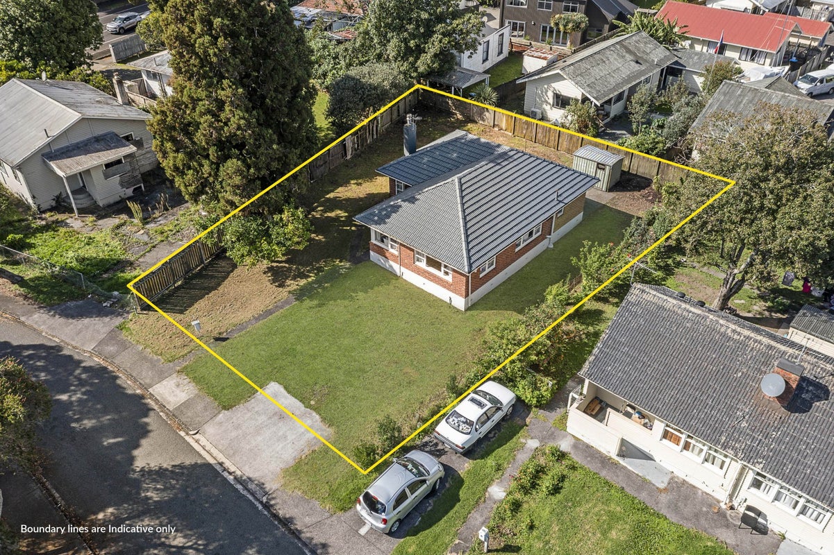 4 Bamford Place, Avondale, Auckland - Carousel 1