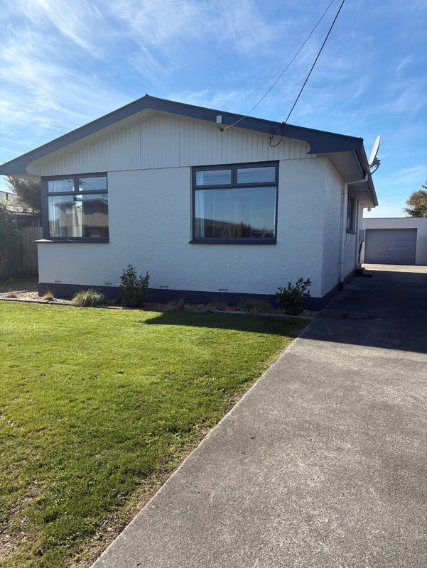 112 Robertson Street, Gore, Gore - Carousel 1