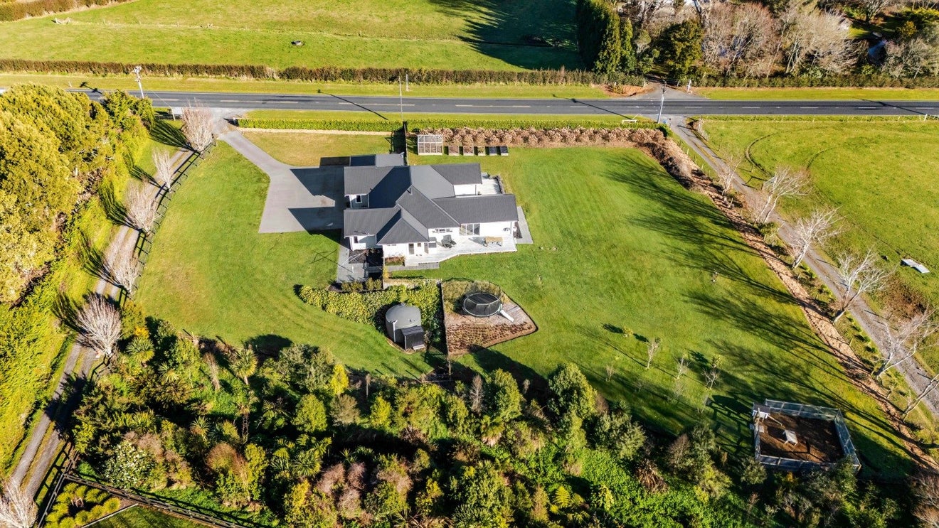 1199 Egmont Road, Egmont Village, New Plymouth - Carousel 2