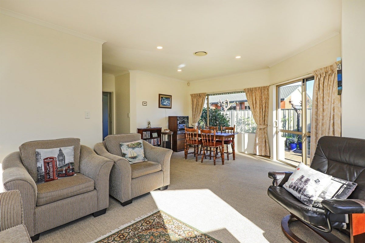 6 Flemington Place, Taradale, Napier - Carousel 2