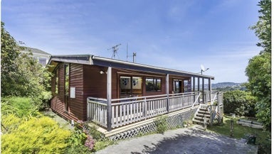 139B Nevay Road, Karaka Bays, Wellington - Carousel 1