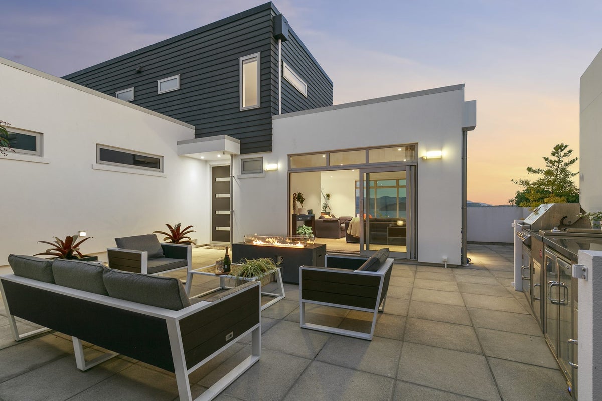 38 Cameron Street, Kaiwharawhara, Wellington - Carousel 1