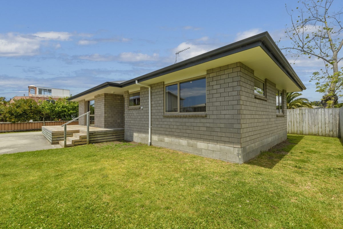8A Kulim Avenue, Otumoetai, Tauranga - Carousel 1