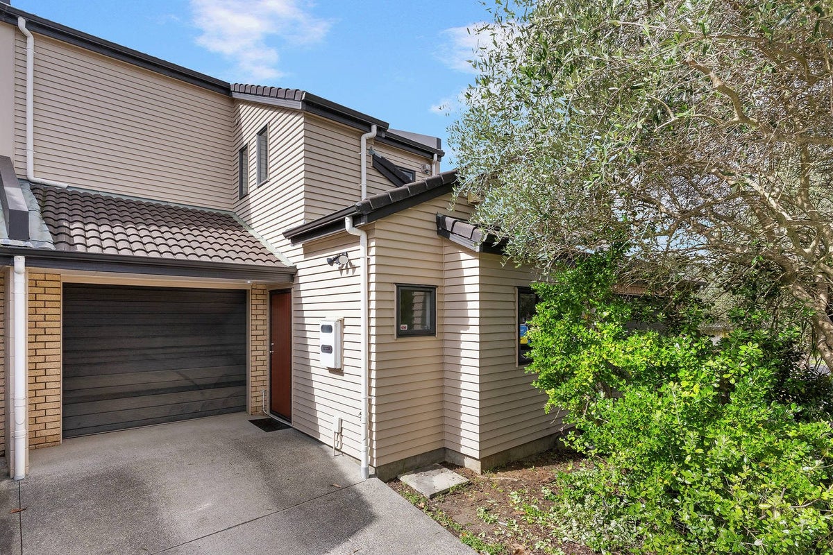 8 Skip Lane, East Tamaki, Auckland - Carousel 1
