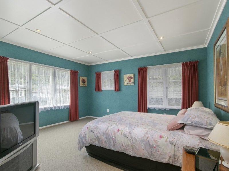 43 Sunny Grove, Wainuiomata, Lower Hutt - Carousel 2