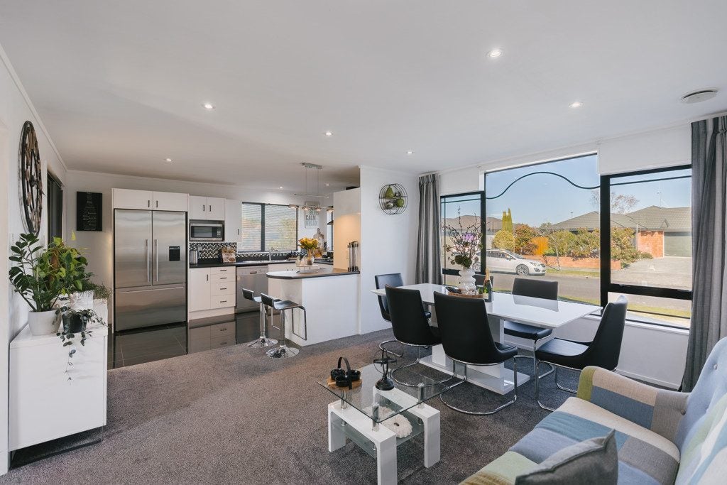 9 Aspen Way, Kelvin Grove, Palmerston North - Carousel 2