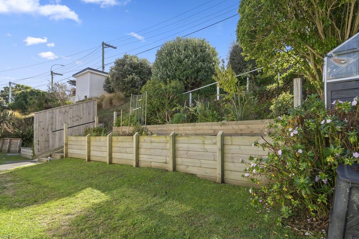 546 Broadway, Strathmore Park, Wellington - Carousel 16