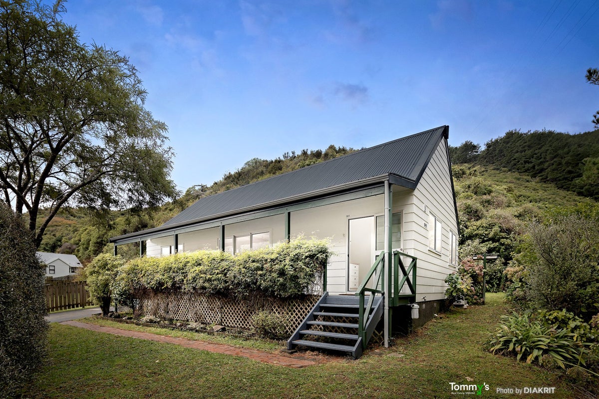 101 Hazlewood Avenue, Karori, Wellington - Carousel 2
